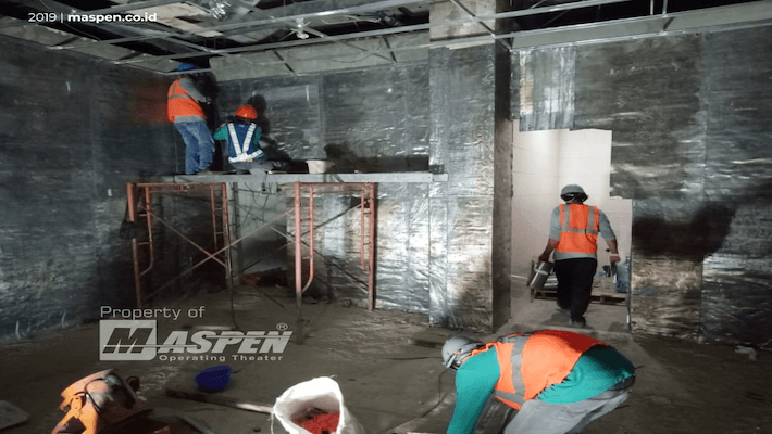 Pintu dan Dinding Berlapis Timah